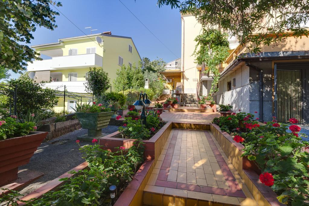Apartment Oleander مالي لوشينغْ الغرفة الصورة
